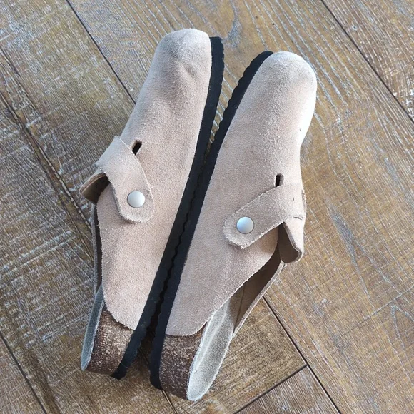 Quince Water Repellent Suede Clog Mule - Picture 3 of 5